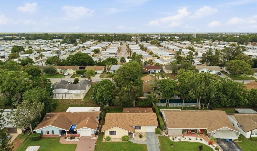 12219 QUAIL RUN Row, Bayonet Point, FL 34667 - 2 Beds, 2 Bath