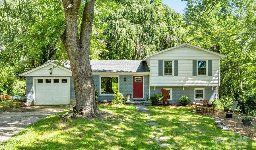 6 Morgan Blvd 3, Arden, NC 28704 - 4 Beds, 3 Bath