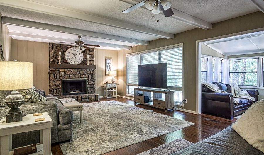 17 Valls Ln, Hot Springs Village, AR 71909 - 4 Beds, 2 Bath