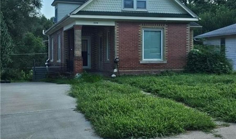 1136 Kearney St, Atchison, KS 66002 - 5 Beds, 2 Bath