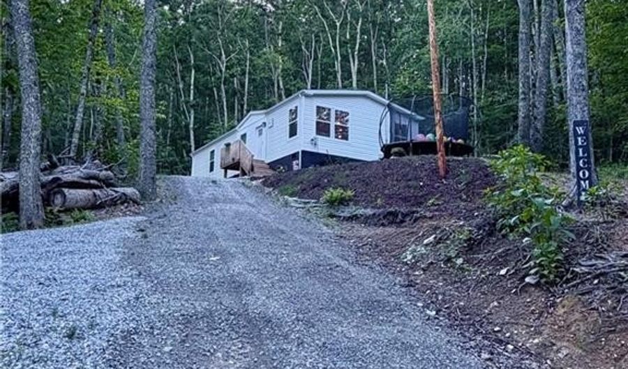 4483 Hickory Nut Gap Rd, Banner Elk, NC 28604 - 3 Beds, 2 Bath
