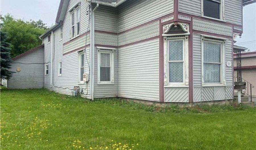 13249 Broadway St, Alden, NY 14004 - 6 Beds, 2 Bath