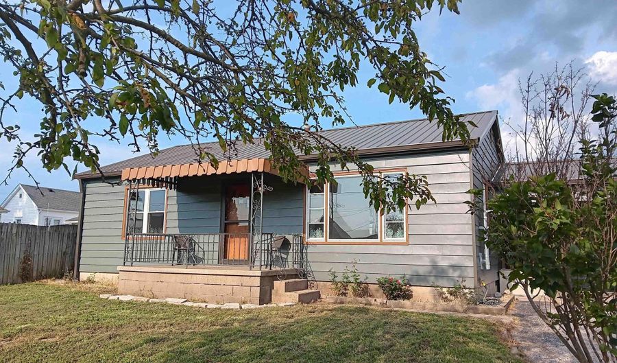 1712 P St, Bedford, IN 47421 - 3 Beds, 2 Bath