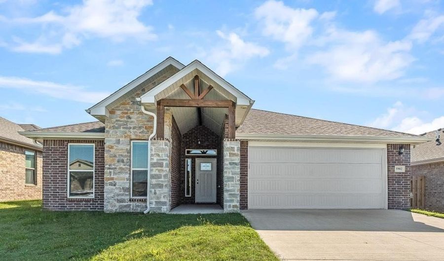 5902 NW Hoover St, Bentonville, AR 72713 - 4 Beds, 2 Bath