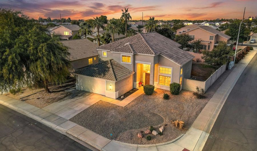 2272 E TORREY PINES Pl, Chandler, AZ 85249 - 4 Beds, 3 Bath