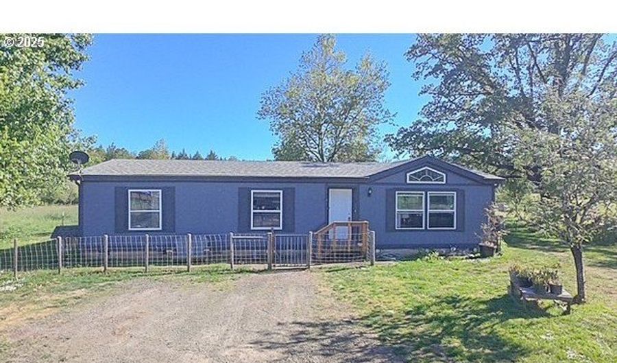 87676 TERRITORIAL Hwy, Veneta, OR 97487 - 3 Beds, 2 Bath