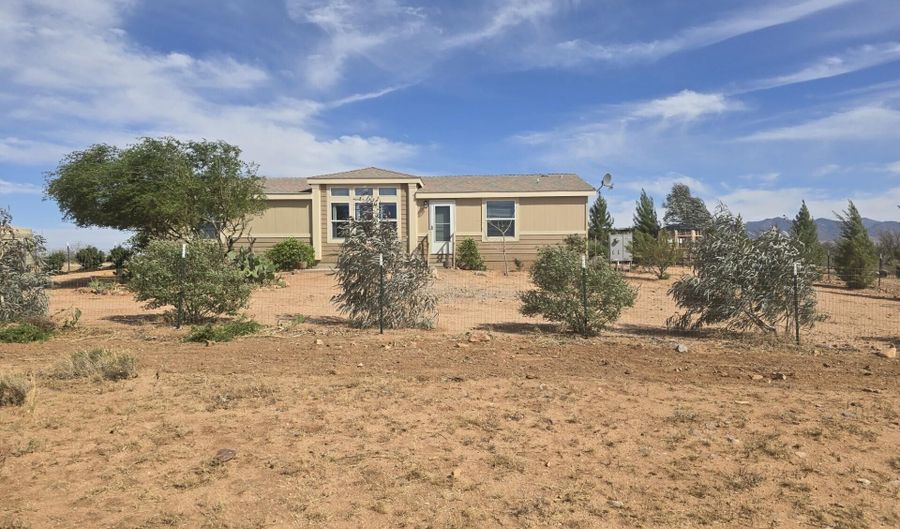 825 N Diana Dr, Benson, AZ 85602 - 3 Beds, 2 Bath