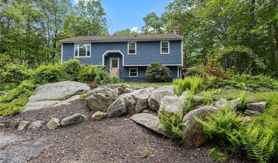 14 Jackson Schoolhouse Rd, Glocester, RI 02814 - 3 Beds, 2 Bath