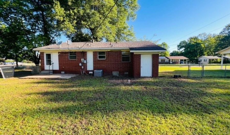 907 Fisher St, Beebe, AR 72012 - 3 Beds, 1 Bath