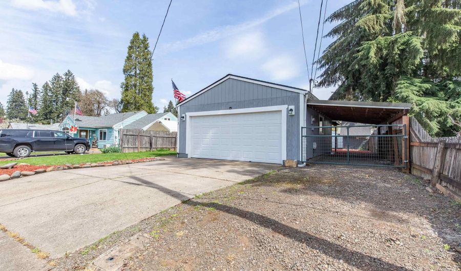 313 10th Ave, Sweet Home, OR 97386 - 3 Beds, 1 Bath