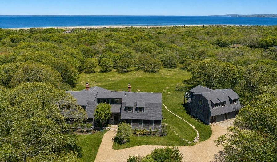 19 Locust Ln, Aquinnah, MA 02535 - 7 Beds, 5 Bath