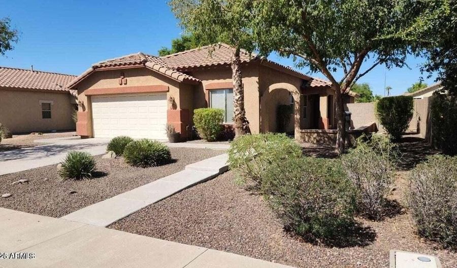 4886 E THUNDERBIRD Dr, Chandler, AZ 85249 - 4 Beds, 2 Bath