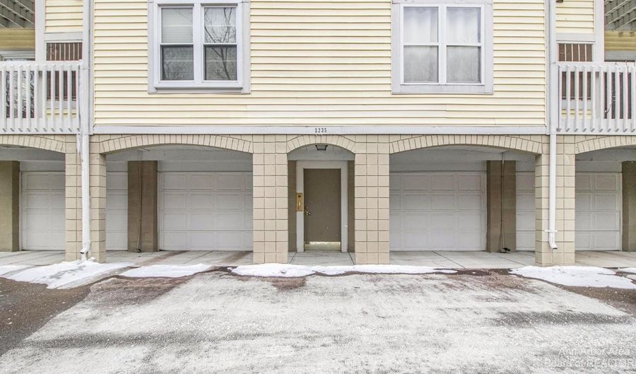2235 S Huron Pkwy 4, Ann Arbor, MI 48104 - 2 Beds, 2 Bath