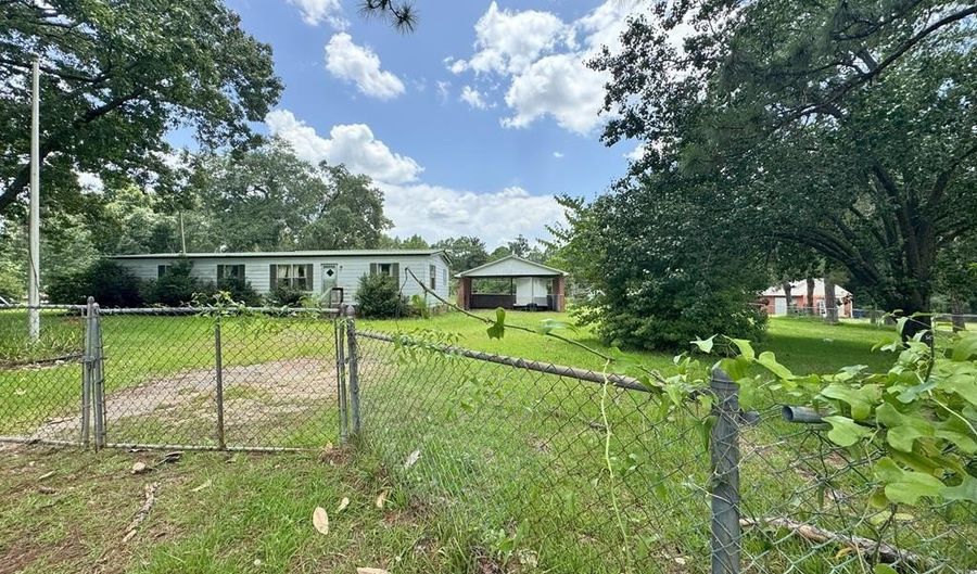 6122 Poplar Rd, Albany, GA 31705 - 3 Beds, 2 Bath
