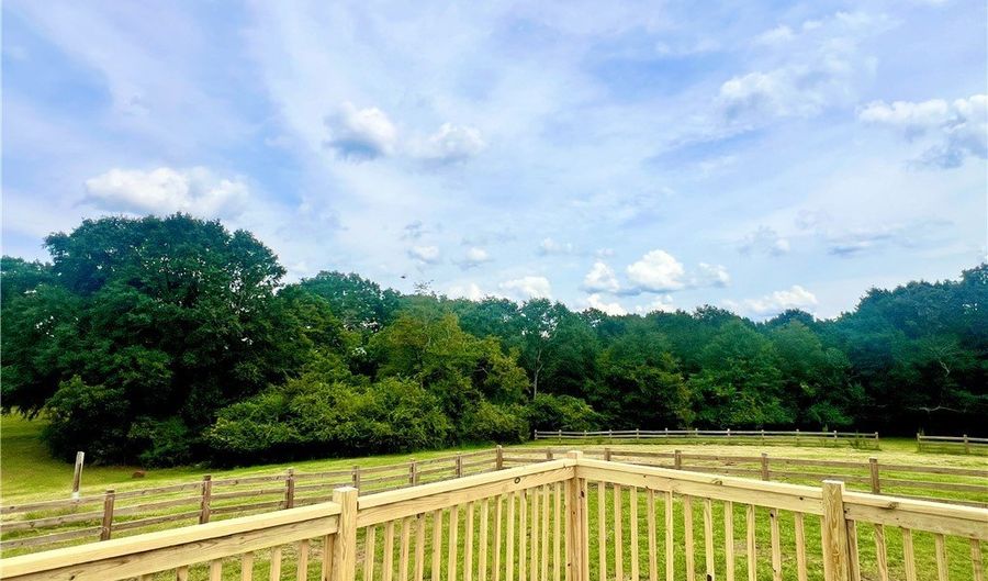 129 Smith Motors Rd, Anderson, SC 29621 - 3 Beds, 1 Bath