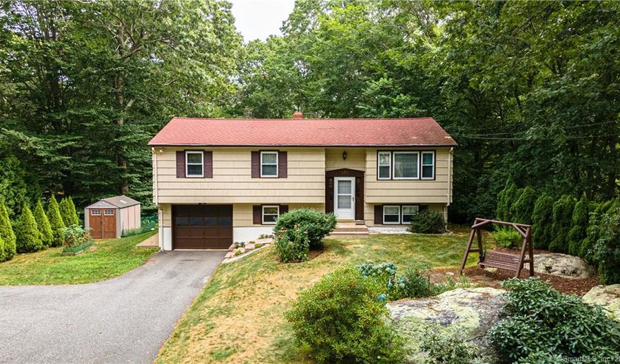 175 Gales Ferry Rd, Groton, CT 06340 - 4 Beds, 2 Bath
