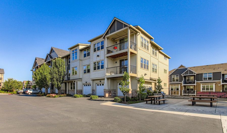 17126 SW SNOWDALE St 106, Beaverton, OR 97007 - 1 Beds, 1 Bath