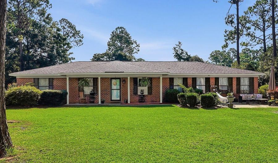 231 Dunaway Dr, Albany, GA 31721 - 6 Beds, 5 Bath