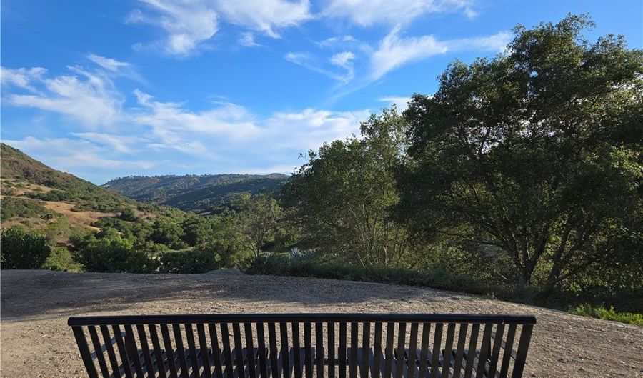 47 Red Bud, Aliso Viejo, CA 92656 - 2 Beds, 2 Bath