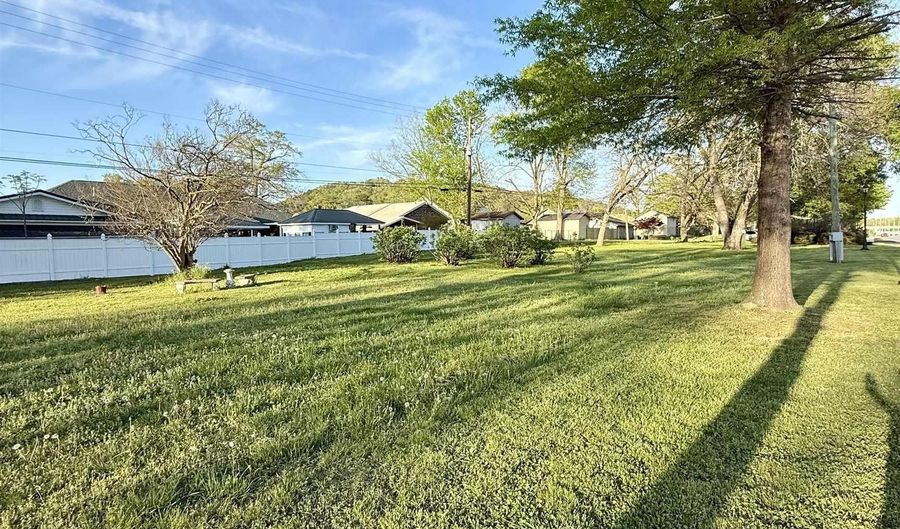 7 NE 5th Ave, Attalla, AL 35954 - 0 Beds, 0 Bath