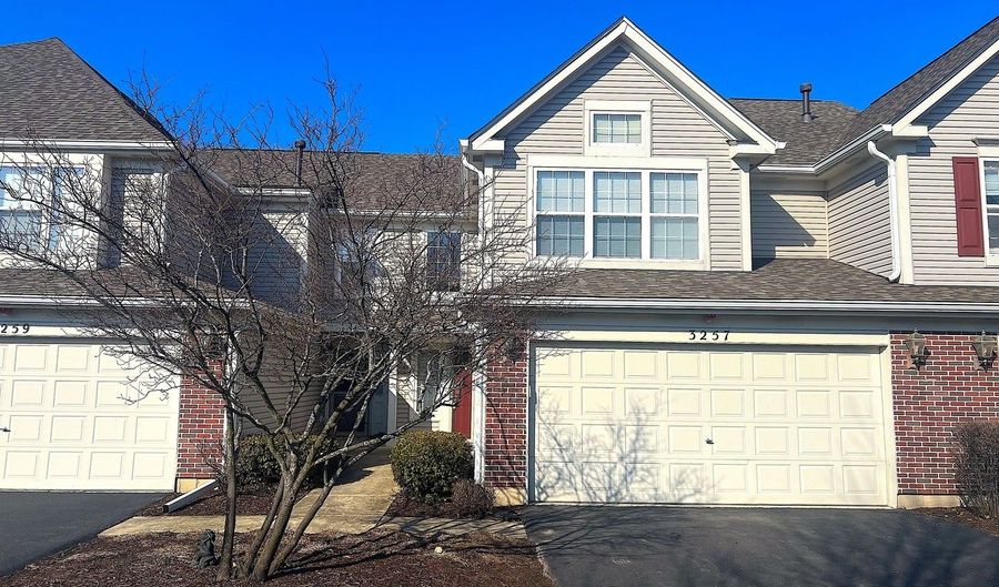 3257 Cool Springs Ct, Naperville, IL 60564 - 2 Beds, 3 Bath