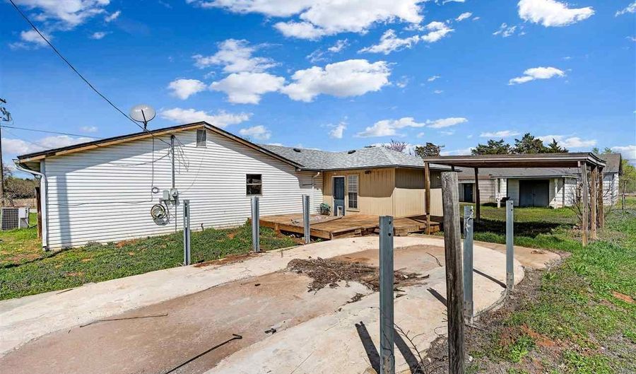 1106 E Floyd, Apache, OK 73006 - 3 Beds, 3 Bath