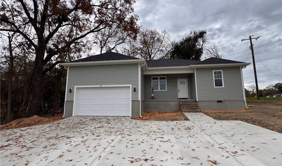 110 Bethune Ave, Aberdeen, NC 28315 - 3 Beds, 2 Bath