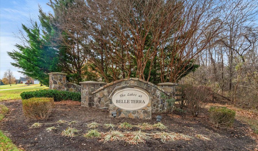 43041 LAGO STELLA Pl, Ashburn, VA 20148 - 4 Beds, 5 Bath