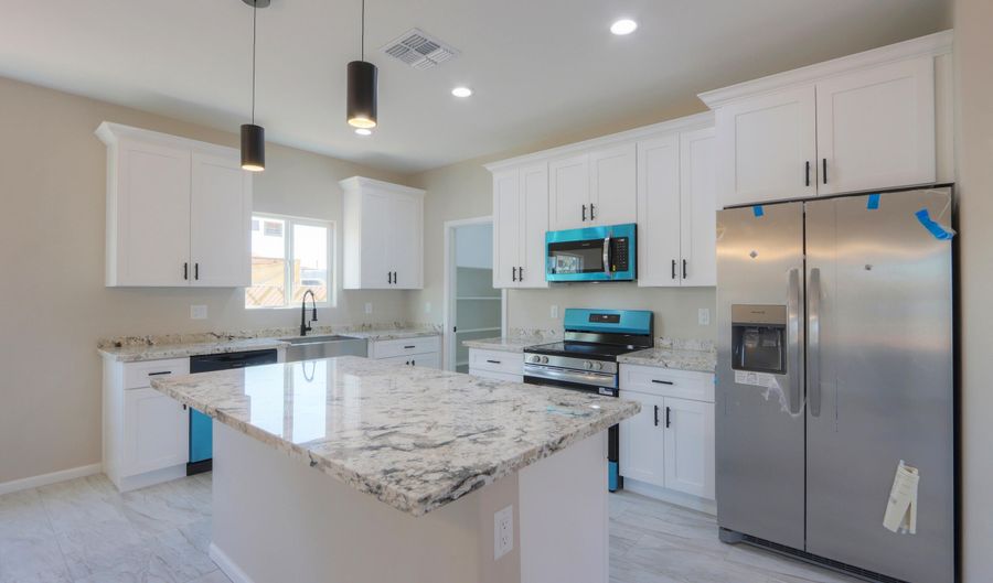 233 E Cedar Ave, Casa Grande, AZ 85122 - 3 Beds, 2 Bath