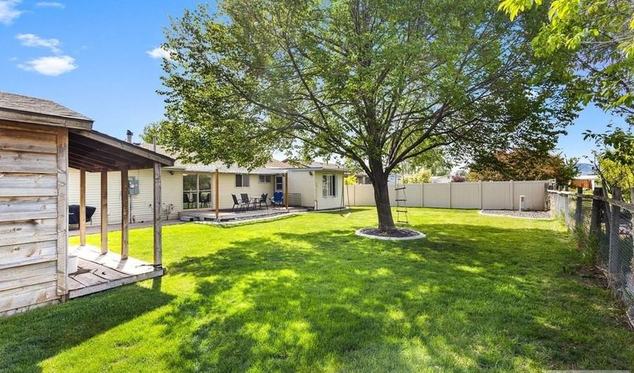 5761 Eve St, Chubbuck, ID 83202 - 3 Beds, 2 Bath