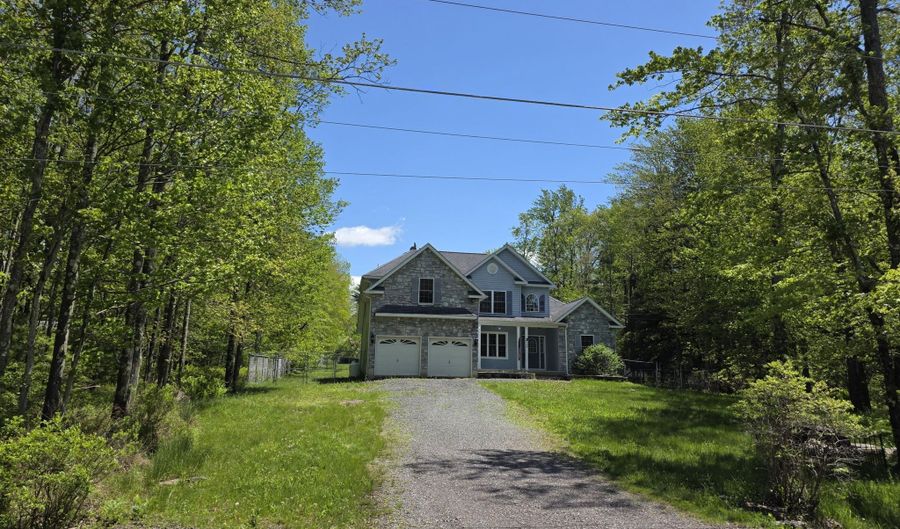 188 Greenwood Dr, Blakeslee, PA 18610 - 4 Beds, 3 Bath