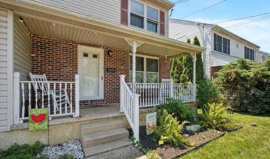 2944 SUSQUEHANNA Rd, Abington, PA 19001 - 3 Beds, 4 Bath