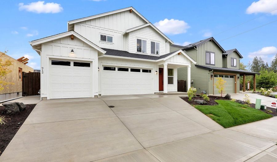 912 SE 35TH St, Battle Ground, WA 98604 - 5 Beds, 3 Bath