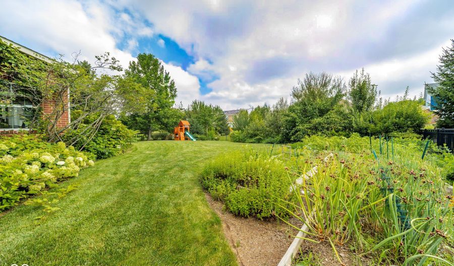 5825 Somerset Blvd E, Bargersville, IN 46106 - 5 Beds, 4 Bath