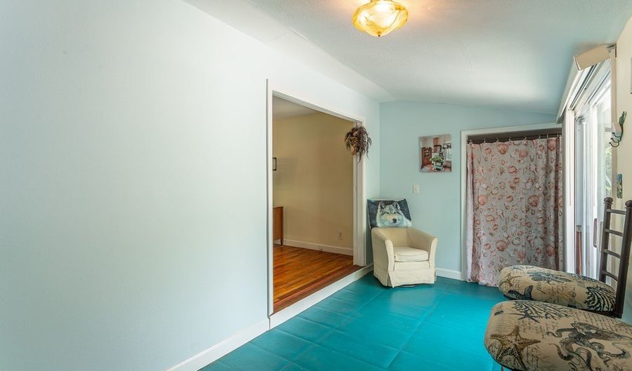 13 Adams St, Apalachicola, FL 32320 - 3 Beds, 2 Bath