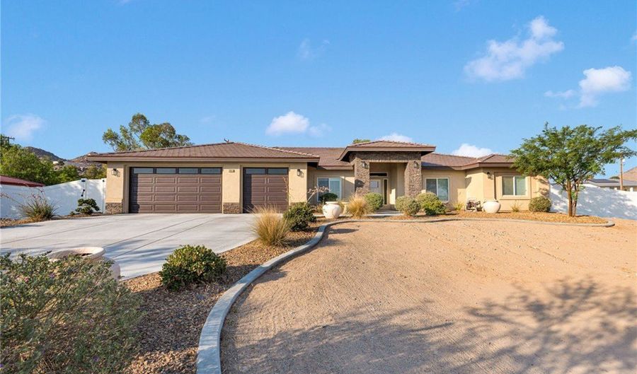 18950 Pachappa Rd, Apple Valley, CA 92307 - 4 Beds, 4 Bath