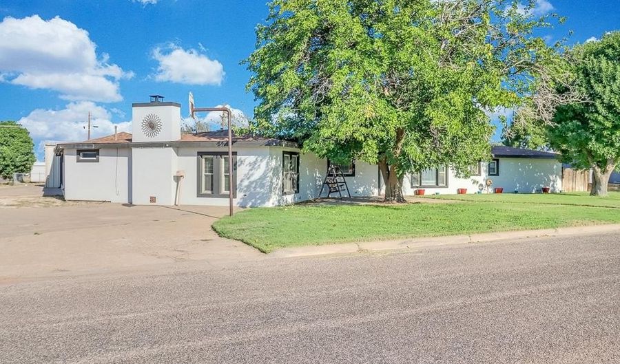 1010 NW 7th St, Andrews, TX 79714 - 4 Beds, 3 Bath