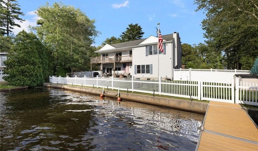 23 Indian Trl, Coventry, RI 02816 - 3 Beds, 3 Bath