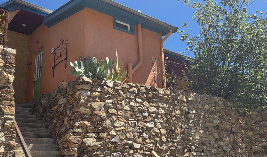 253 B Brewery Ave, Bisbee, AZ 85603 - 1 Beds, 1 Bath