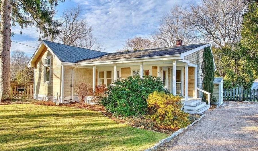 18 Orchard Ave, Barrington, RI 02806 - 2 Beds, 1 Bath