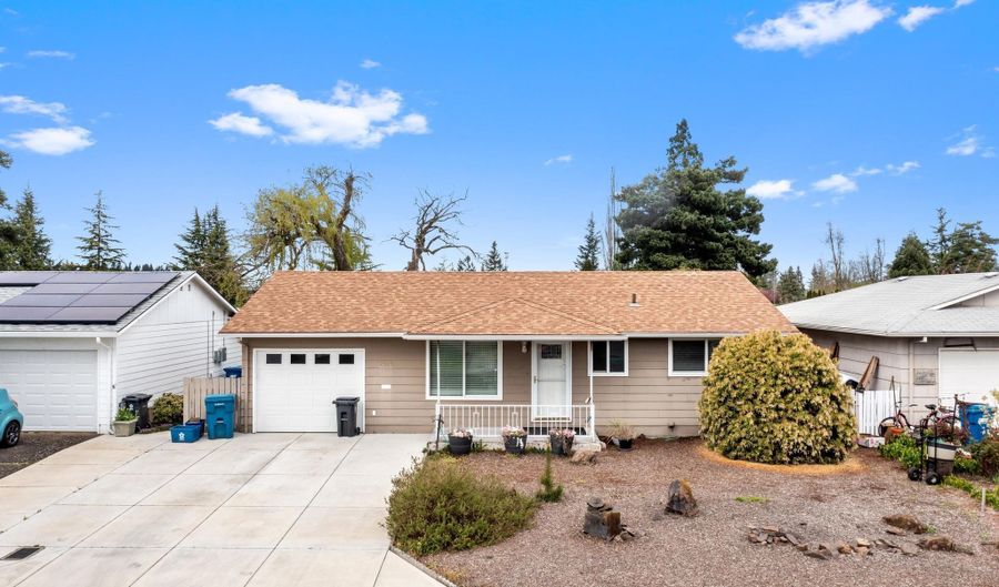2189 Country Club Ter, Woodburn, OR 97071 - 2 Beds, 2 Bath