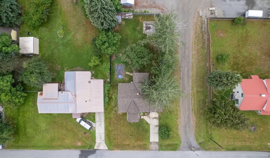6758 El Paso St, Bonners Ferry, ID 83805 - 2 Beds, 2 Bath