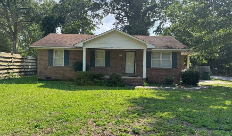 211 Harris St, Bishopville, SC 29010 - 3 Beds, 1 Bath
