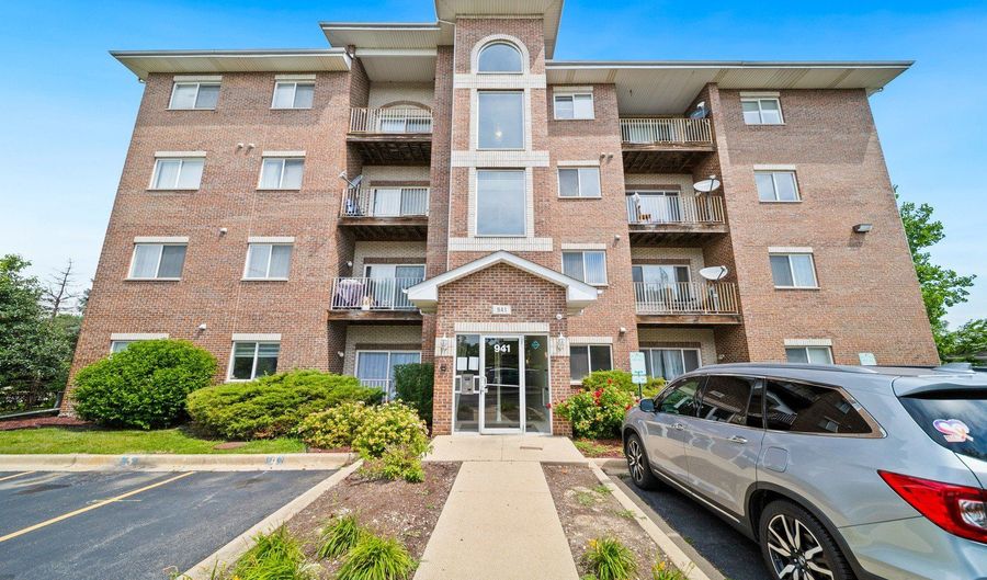 941 N Swift Rd 201, Addison, IL 60101 - 2 Beds, 2 Bath