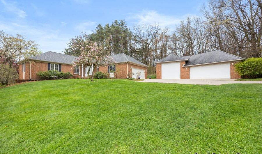 9200 Bailey Dr NE, Ada, MI 49301 - 3 Beds, 3 Bath