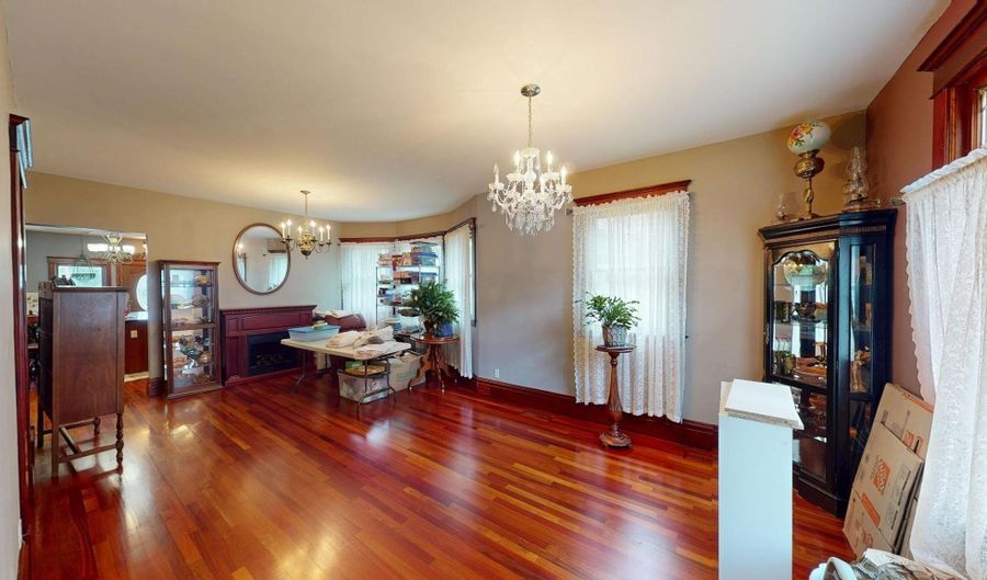 1426 Circle Dr, Albert Lea, MN 56007 - 4 Beds, 3 Bath