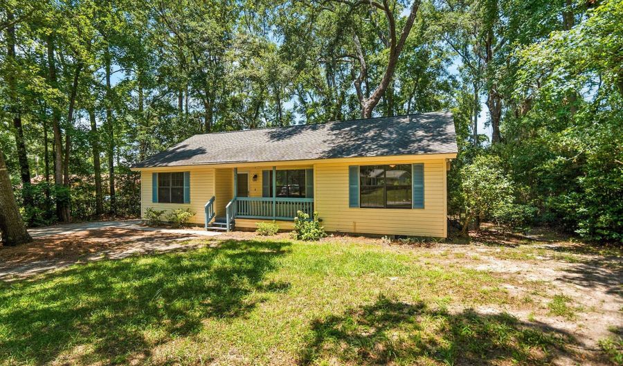 4011 Magnolia St, Beaufort, SC 29906 - 3 Beds, 2 Bath