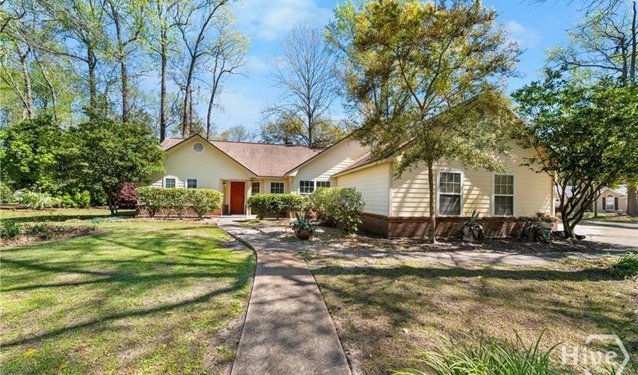 12 Cove Ct, Savannah, GA 31419 - 5 Beds, 2 Bath