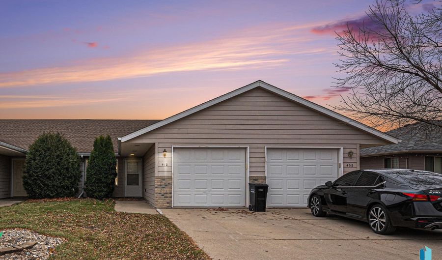 410 N 9th Ave, Brandon, SD 57005 - 2 Beds, 1 Bath