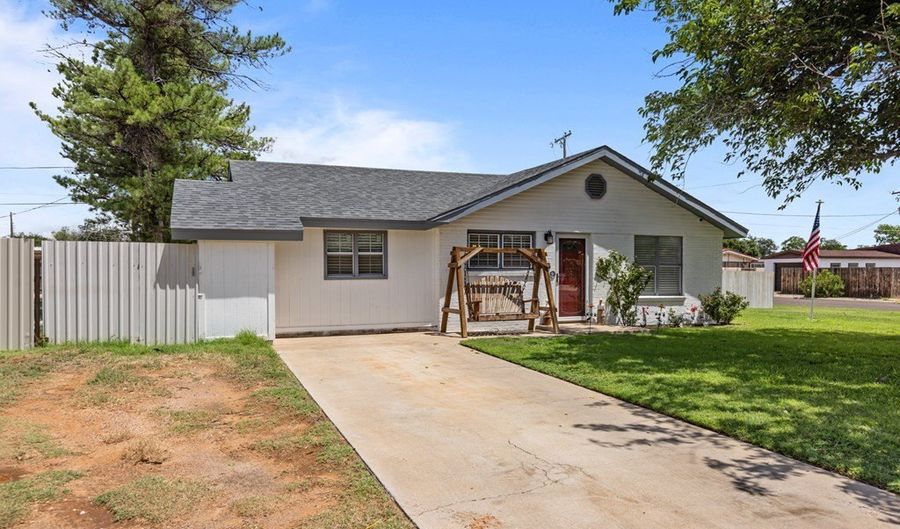 639 NE Rice Dr, Andrews, TX 79714 - 3 Beds, 2 Bath